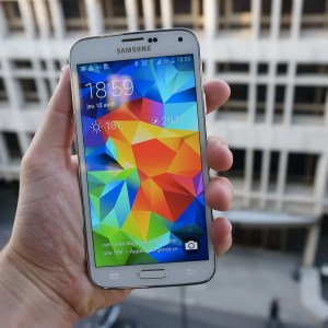 Test du Samsung Galaxy S5, est-il aussi bien armé qu’il le prétend ?