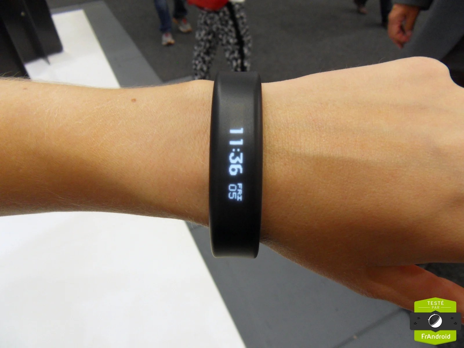 Prise en main du Vívosmart, le bracelet connecté de Garmin pour le sport et les notifications
