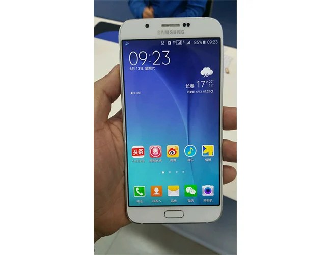 Le Samsung Galaxy A8 dévoile son design en photos