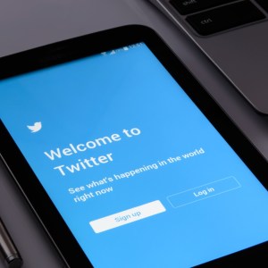 Comment Twitter tente de mettre vos harceleurs en sourdine