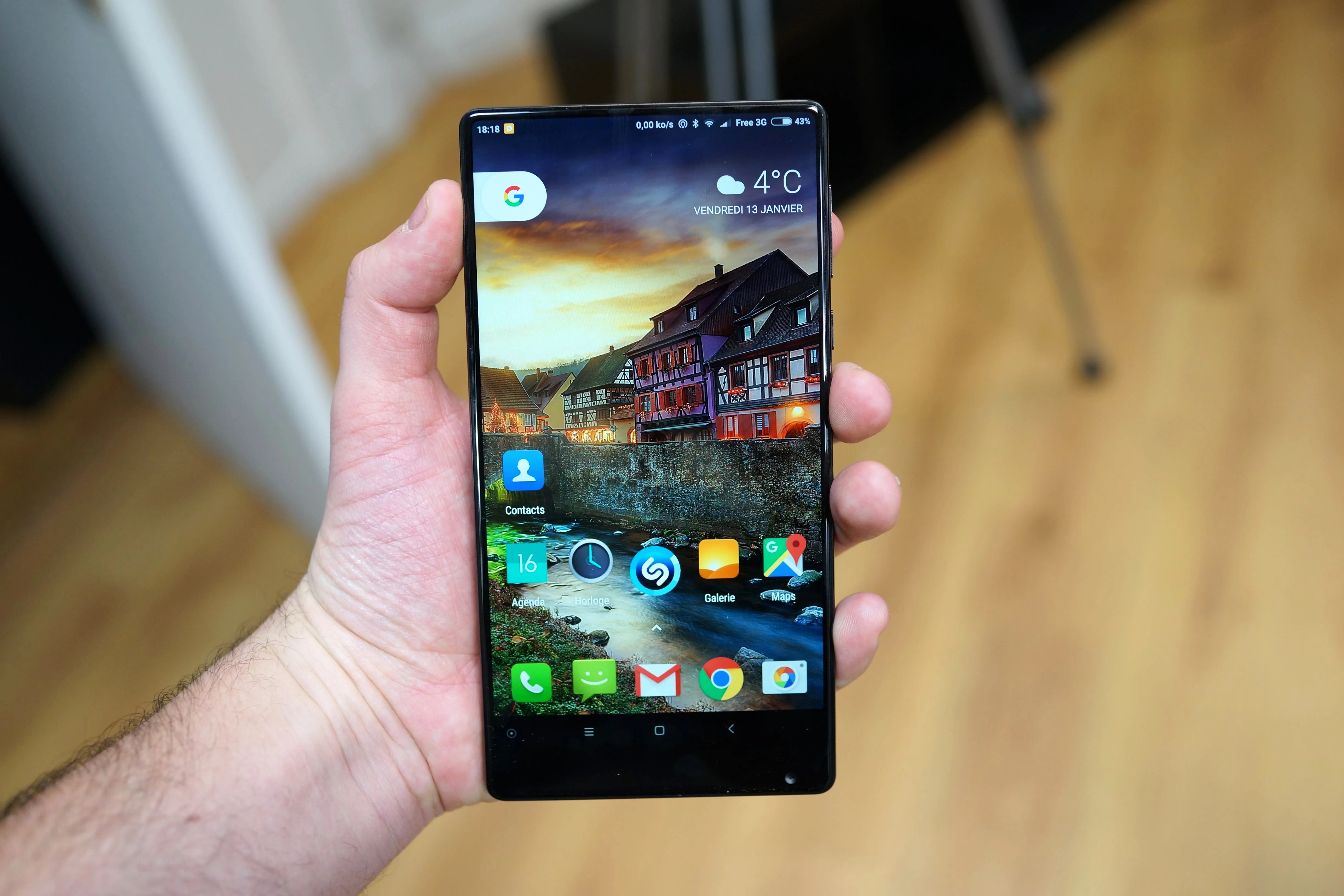 Xiaomi Mi Mix 2 : le fabricant évoque un design similaire au Samsung Galaxy S8