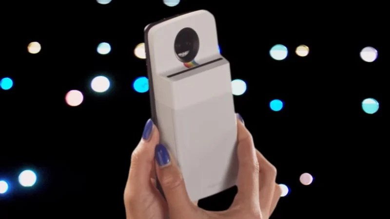Motorola transforme ses smartphones en appareil photo Polaroid