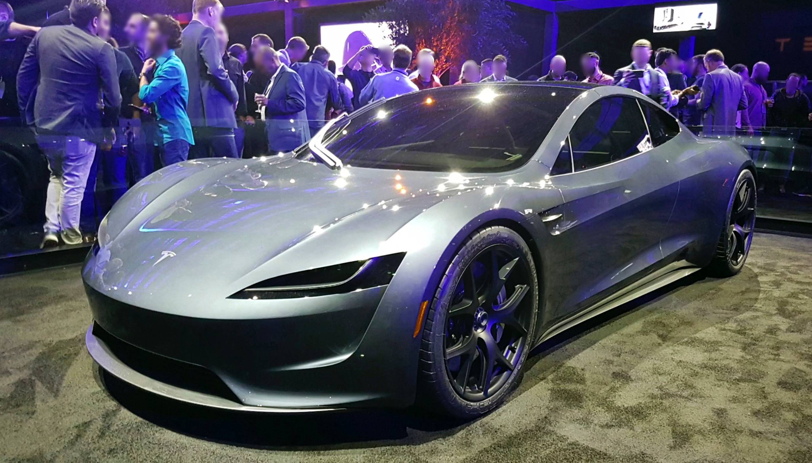 La Tesla Roadster est repoussée à 2021, mais battra tous les records
