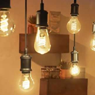Qual lâmpada conectada você escolheria para iluminar sua casa?