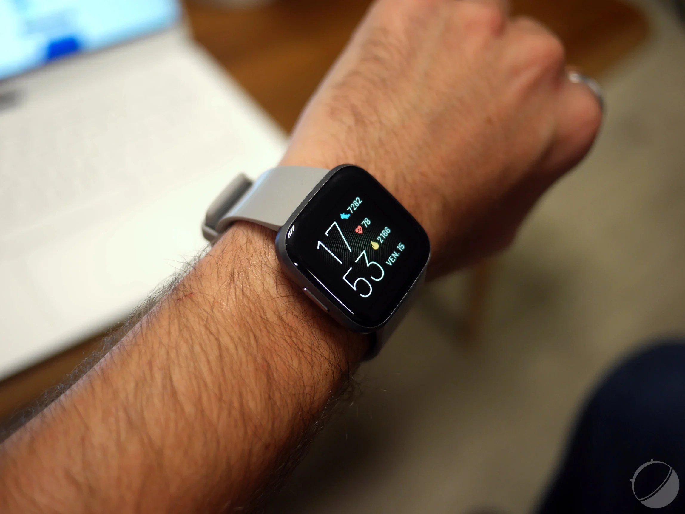 fitbit versa compatible with google pixel 2