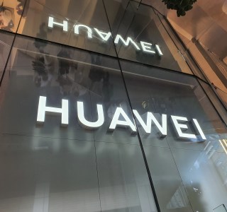 Huawei P40 Pro Prix Fiche Technique Test Et Actualite Smartphones Frandroid