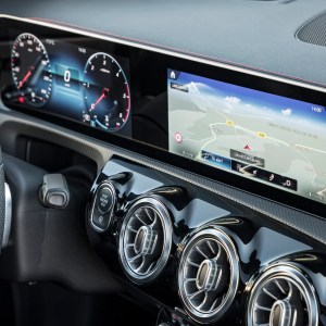 Nous avons testé le système Mercedes-Benz MBUX : une révolution du poste de conduite ?
