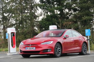 Nous avons testé un trajet Paris-Lyon en Tesla Model S : que vaut la routière en conditions réelles ?