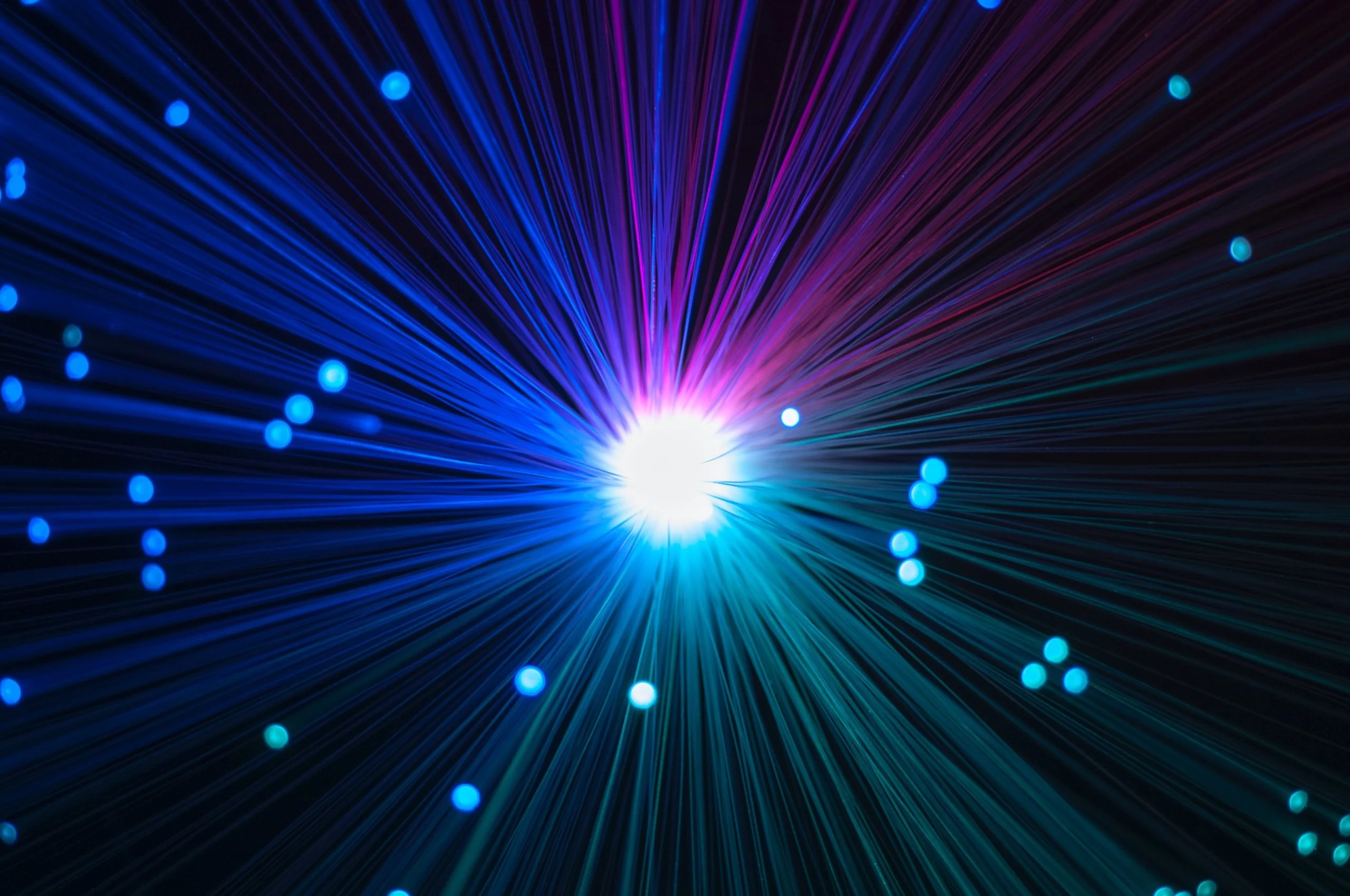 44,2 térabits par seconde (Tbit/s) : le record du débit internet sur une seule fibre optique a été battu