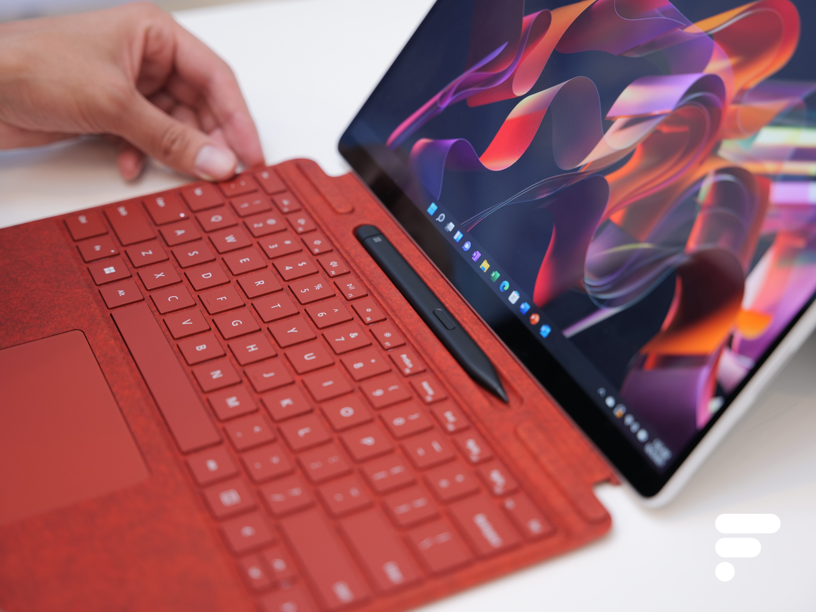 Microsoft Surface Pro 8 : le pack clavier + souris est presque 400 € moins cher