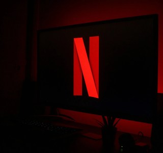 Apple TV : Netflix rentre dans le rang pour améliorer l’expérience vidéo