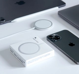 Apple plancherait sur une nouvelle version du MagSafe capable de transmettre des données