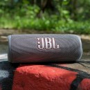 Notée 9/10, l’excellente enceinte Bluetooth JBL Flip 6 a tout pour plaire avec cette réduction de 40% sur Amazon