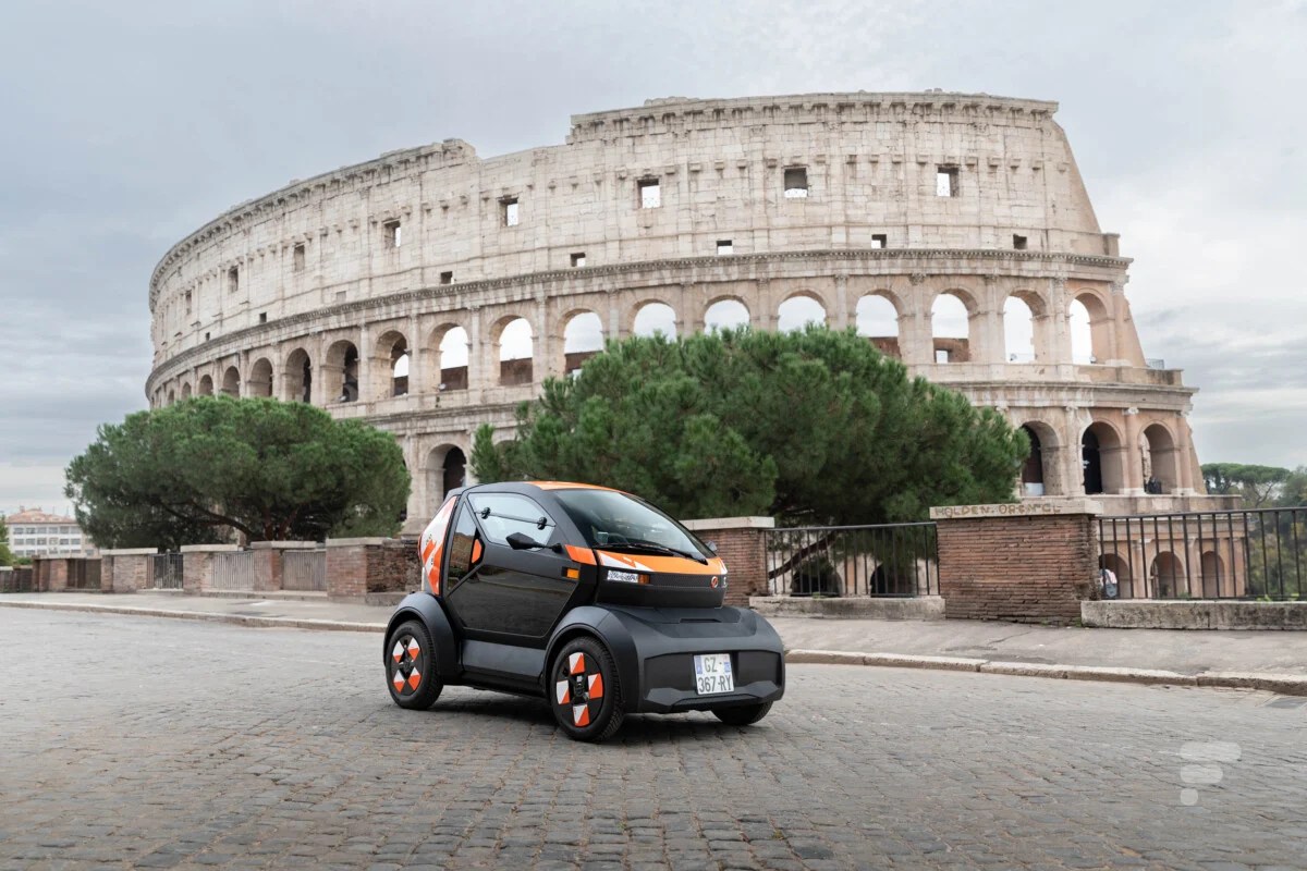 On a essayé la voiture électrique sans permis de Renault : deux fois plus d’autonomie et plus puissante qu’une Citroën Ami