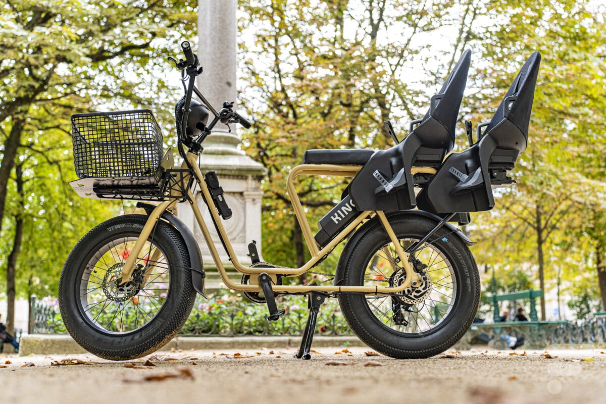 On a testé le Bolide, un vélo électrique biplace qui nous a bluffés par sa polyvalence