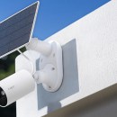 Cette caméra 2K avec charge solaire à -24 % est parfaite pour surveiller votre domicile durant les fêtes