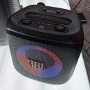 Avis aux amateurs de karaoké, la nouvelle enceinte de soirée JBL coûte déjà 100 € de moins chez Boulanger