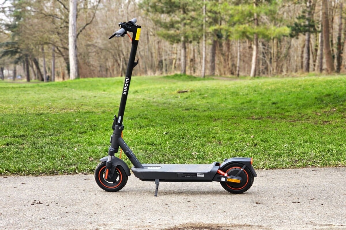 On a testé la Xiaomi Electric Scooter 5 Max : un prix canon pour une trottinette électrique tout confort