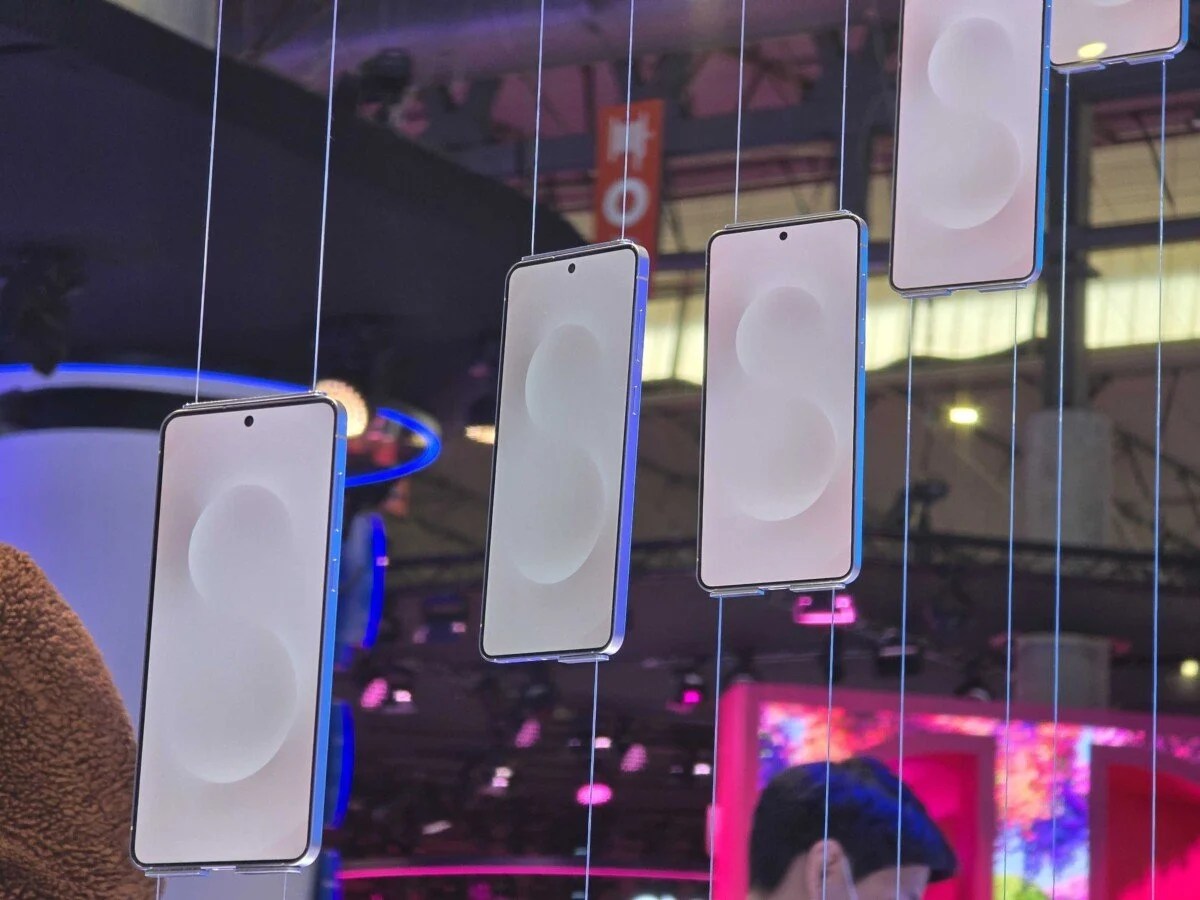 « On sera la référence » avec le Galaxy S25 Edge : pourquoi Samsung lance un smartphone ultra fin