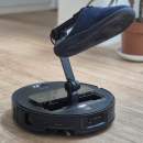 Le Roborock Saros Z70 et son surprenant bras articulé aspire 33 % de son prix chez Boulanger