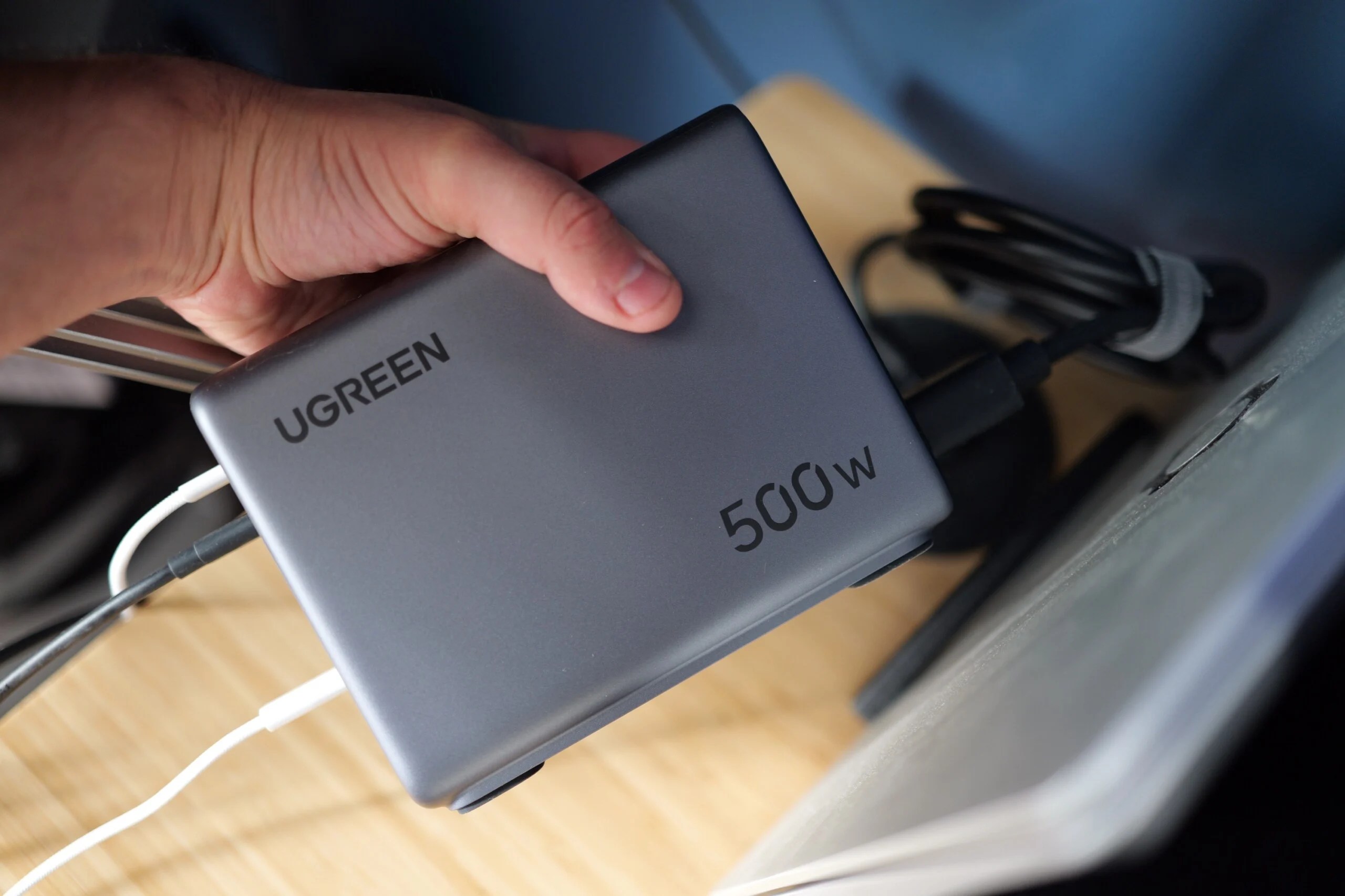 Test du chargeur Ugreen Nexode 500W : enfin la fin du chaos de câbles ?