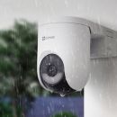 Boulanger brade à -20 % cette caméra de surveillance en 2K très rassurante avec son projecteur et sa sirène intégrée