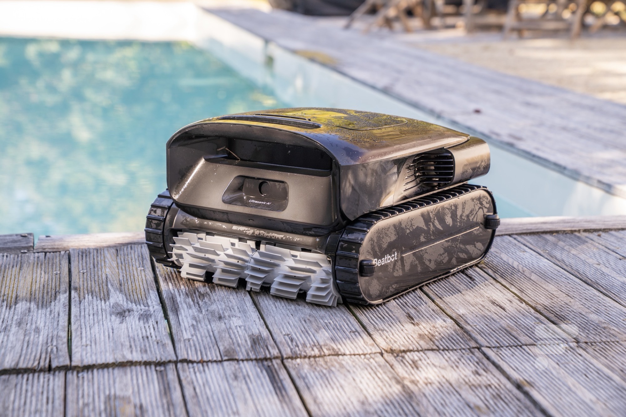 Test du Beatbot AquaSense 2 Ultra : le robot piscine le plus complet du marché