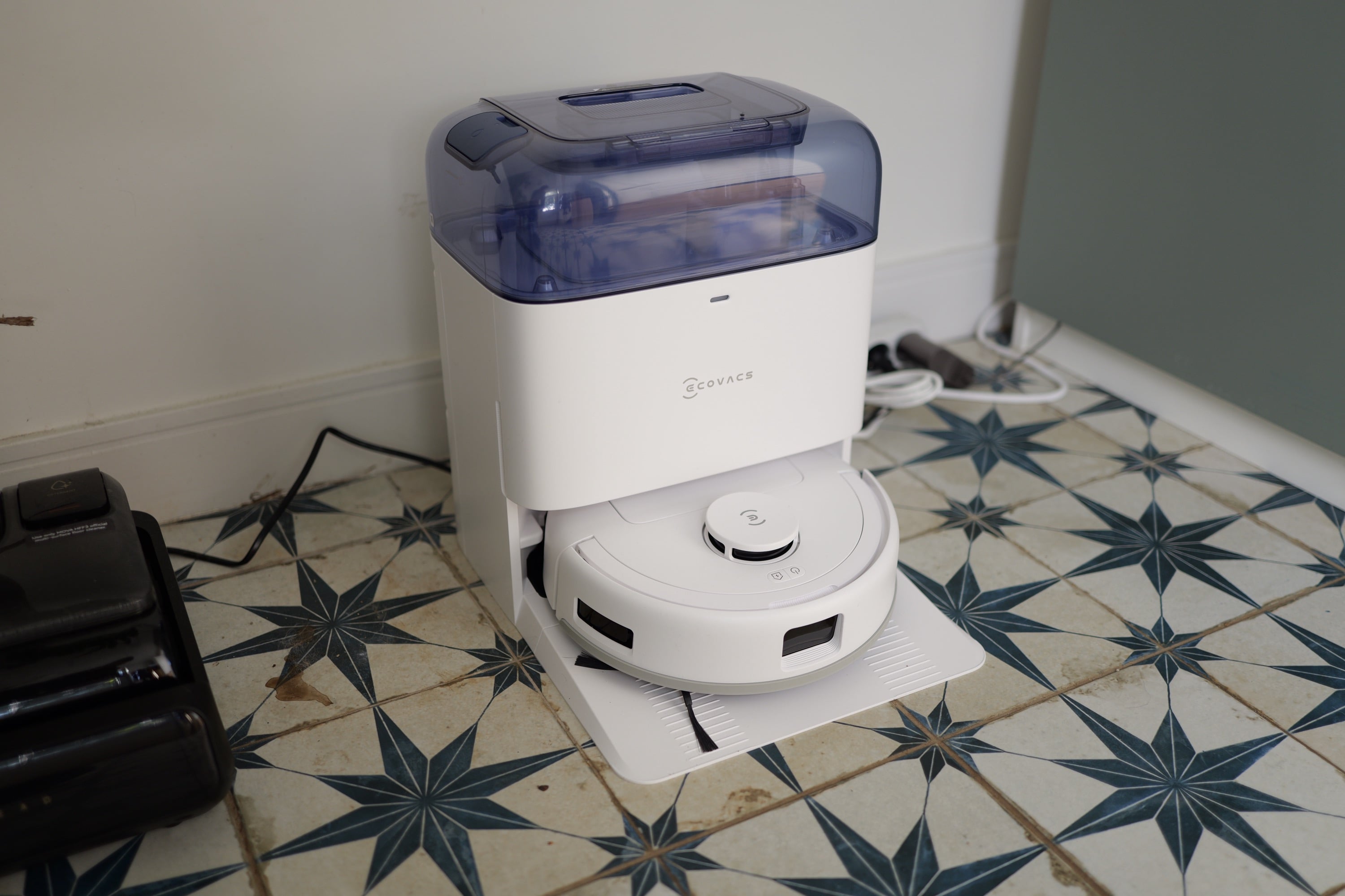 Test du Ecovacs Deebot mini : le mini robot aspirateur qui a tout d’un grand