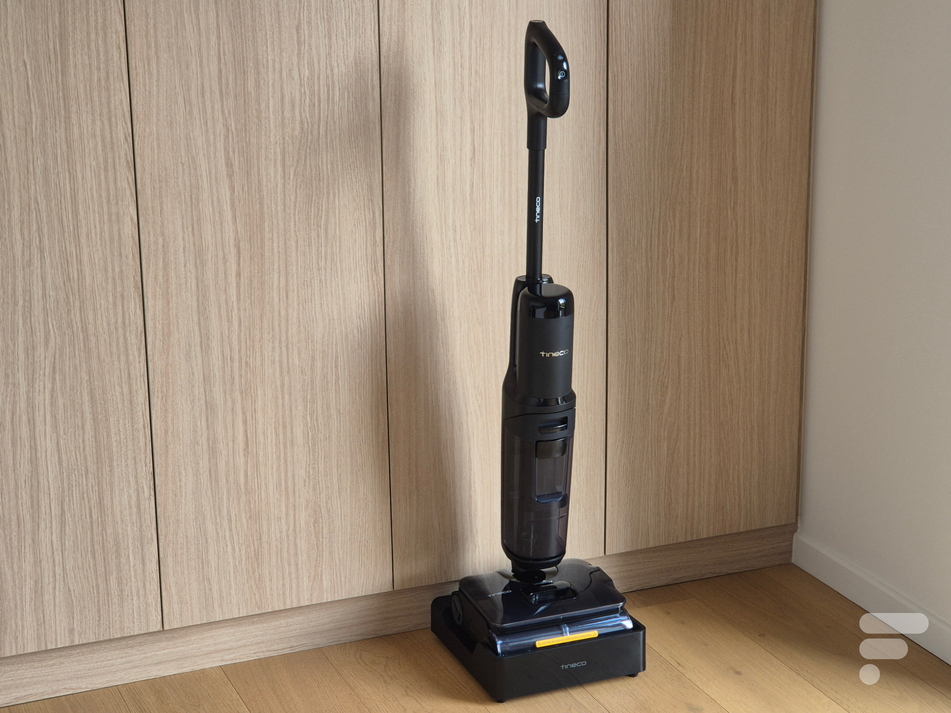 Test du Tineco Floor One S7 Stretch Steam : un balai vapeur efficace et pratique