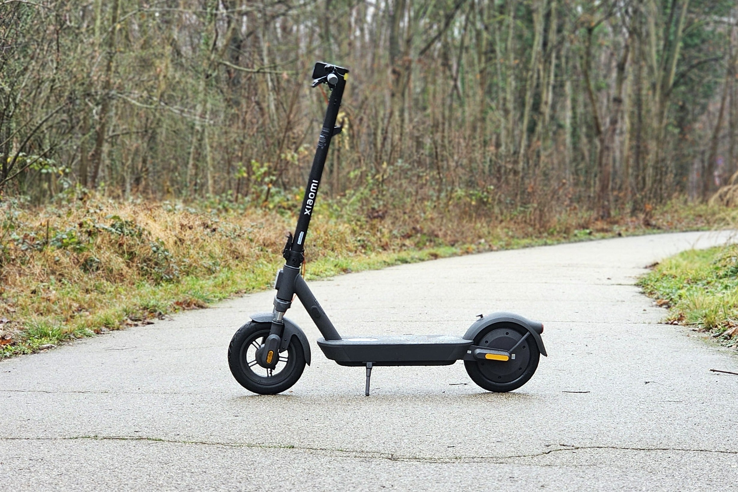 On a testé la Xiaomi Electric Scooter 5 Plus : une trottinette électrique avec des roues de 12 pouces qui offre une belle sérénité