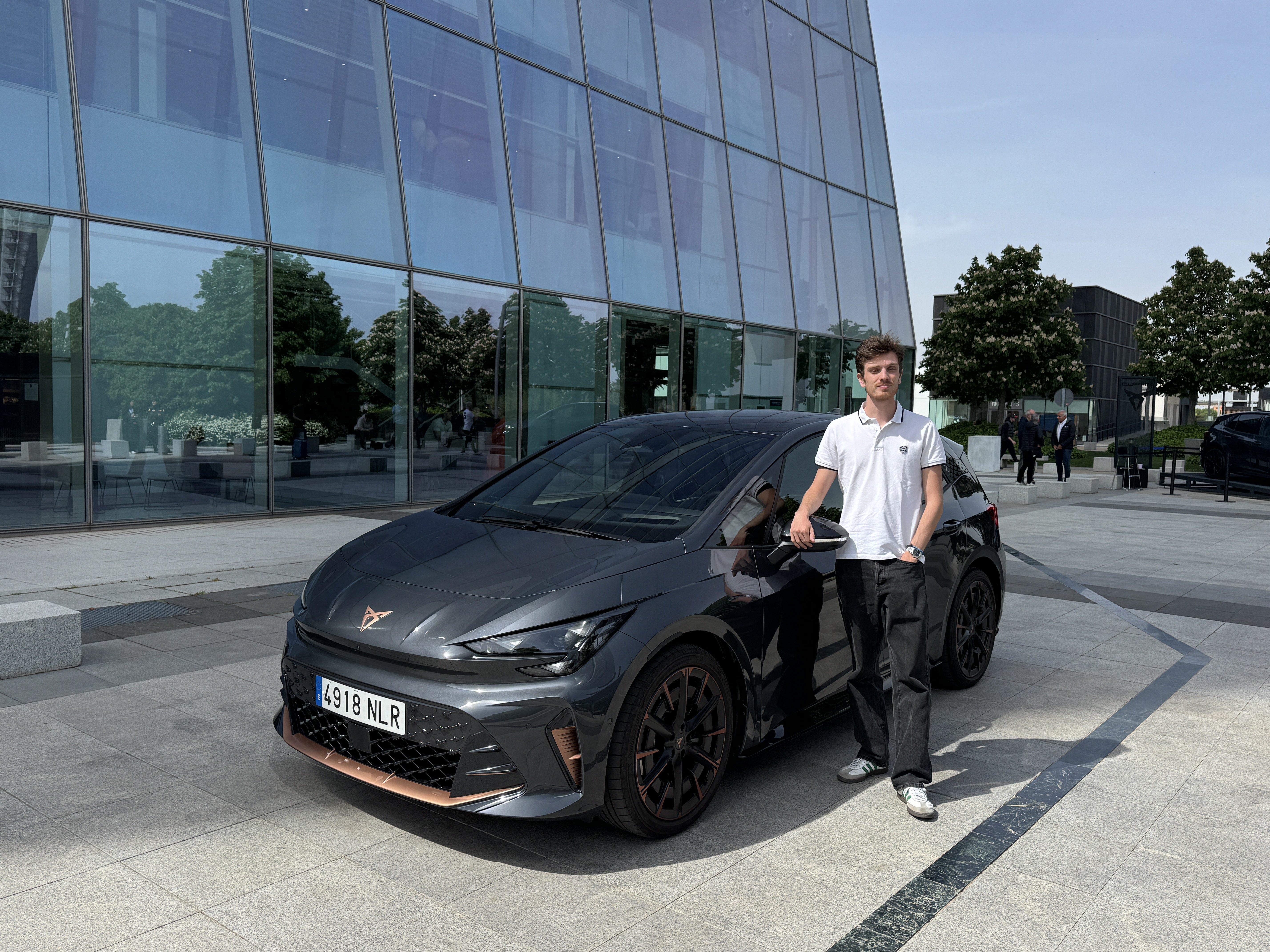J&rsquo;ai essayé la Cupra Born électrique restylée : encore plus d’autonomie et des écrans Android qui lui font du bien