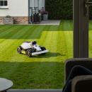 Ce robot tondeuse premium Mammotion voit en 3D, n&rsquo;a pas besoin de base GPS et s&rsquo;allège de 900 €