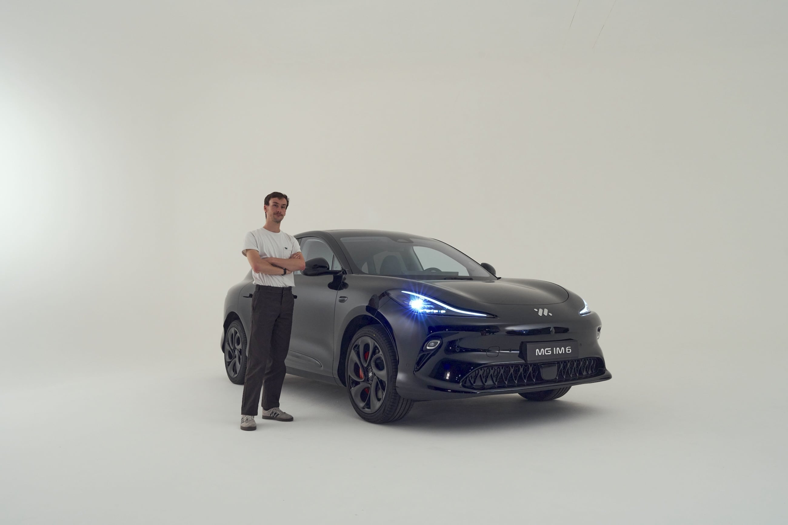 On est monté à bord du MG IM6 : ce SUV électrique chinois de 751 ch qui se recharge en 17 minutes nous a laissé perplexe pour des raisons toutes simples