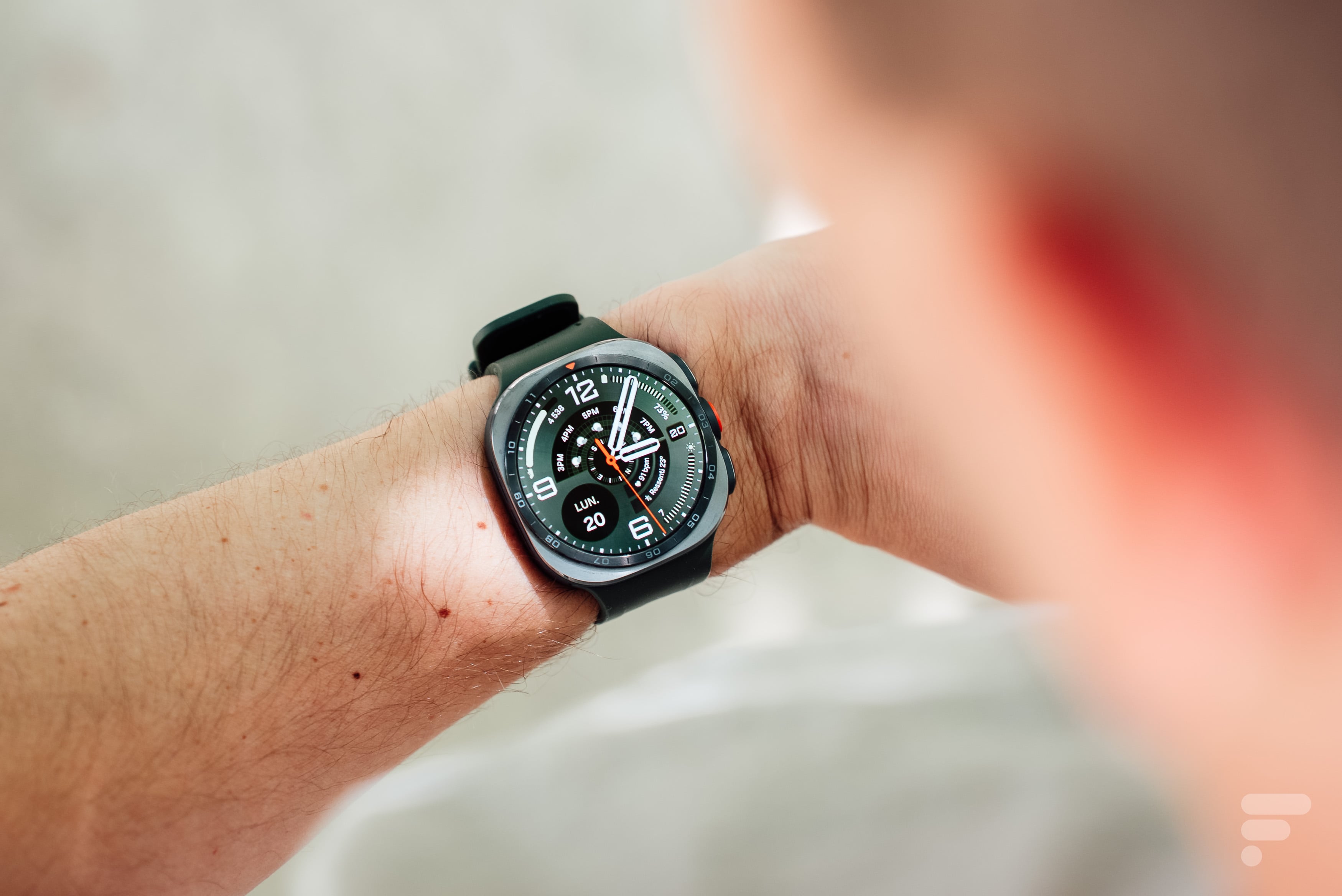 J&rsquo;ai testé la Samsung Galaxy Watch Ultra 2 : une montre brillante, mais une fausse baroudeuse