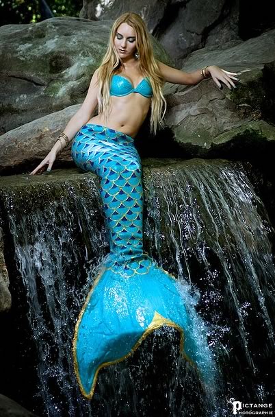 sirene Mon premier costume, que j’ai depuis vendu à une autre passionnée de sirènes !