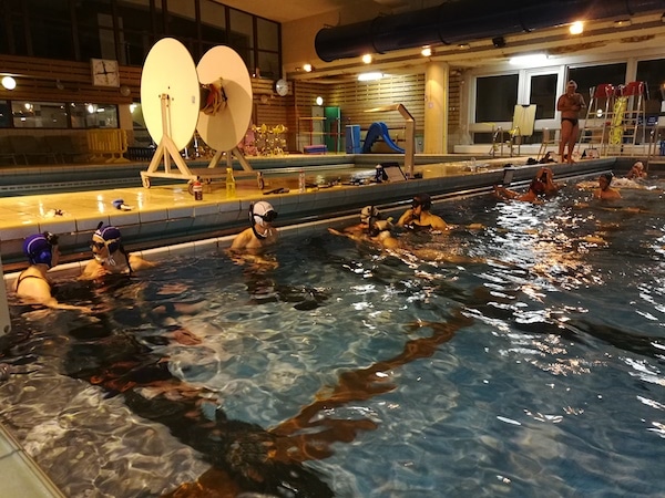 Début de l’entraînement, chacun et chacune s’entraîne à son rythme en autonomie.
