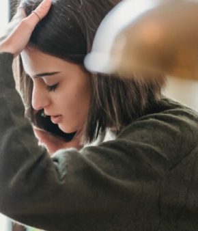 Femme – téléphone – appel – phobie Femme – téléphone – appel – phobie