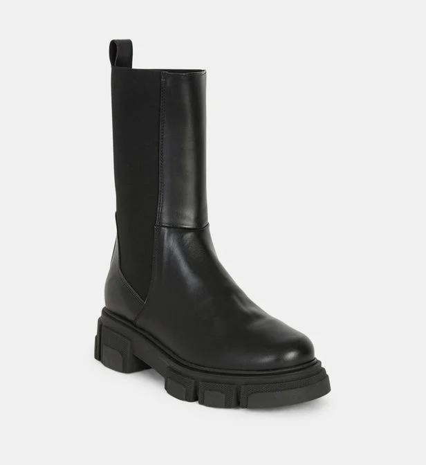Pourquoi les chaussures à plateforme massive continuent d’être la plus grosse tendance du moment