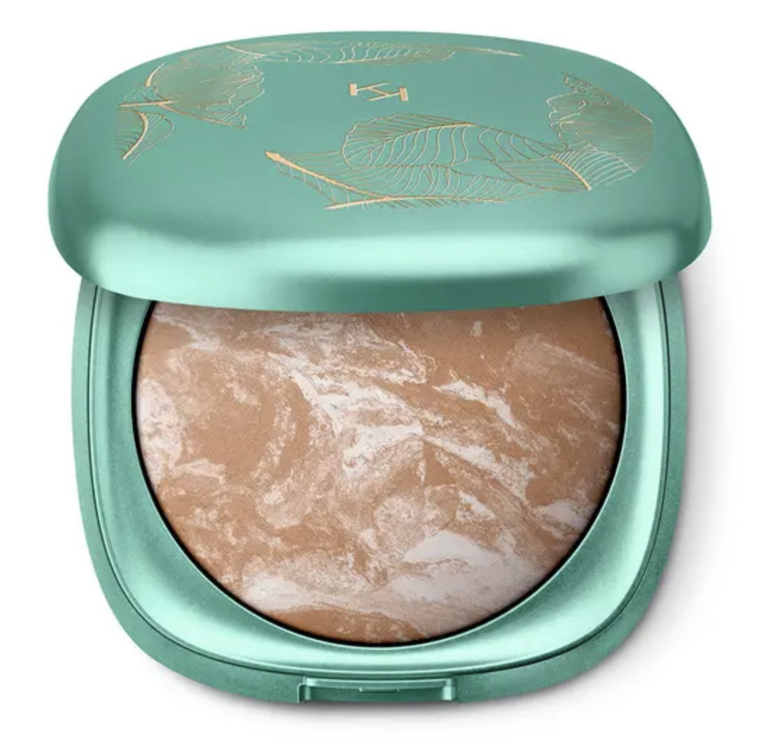 Même si c’est plus vraiment l’été, le maquillage bronze est là pour rester