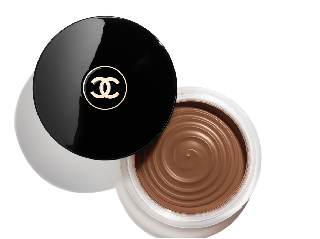 Même si c’est plus vraiment l’été, le maquillage bronze est là pour rester