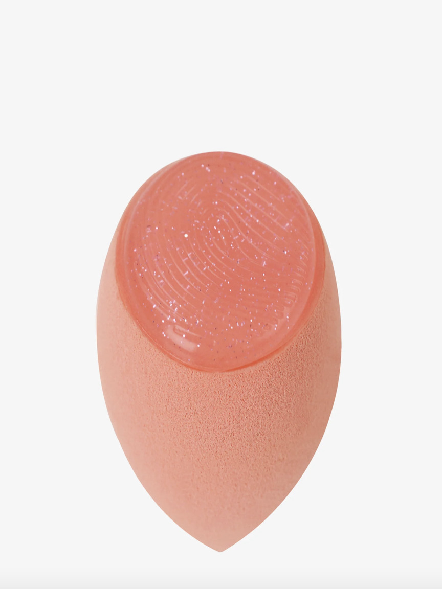 Eh oui, il existe plusieurs éponges à maquillage. Voici laquelle privilégier selon vos besoins !