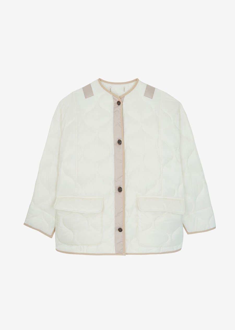 Cette veste matelassée The Frankie Shop est partout sur Instagram. Pourquoi un tel succès ?