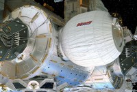 Des astronautes sont entrés dans la capsule gonflable de l'ISS
